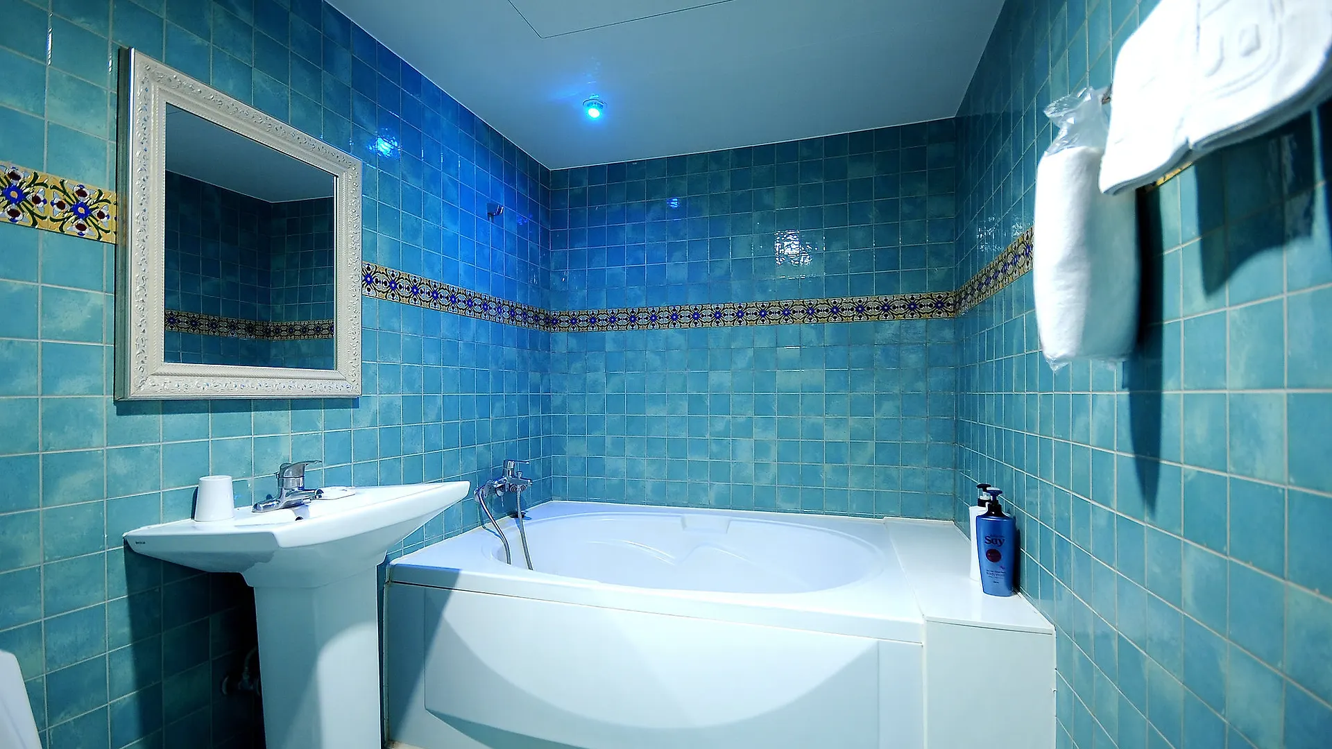 Hotel 1 Night 2 Days Jagalchi Busan 2*,